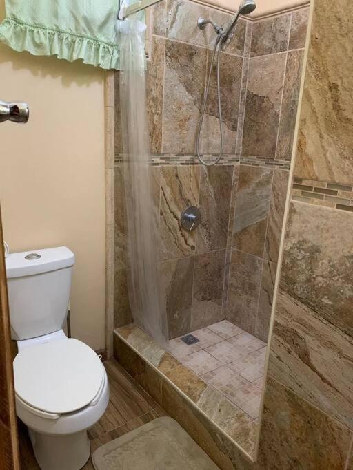 Banyan Rose Apartment Orange Walk Екстериор снимка