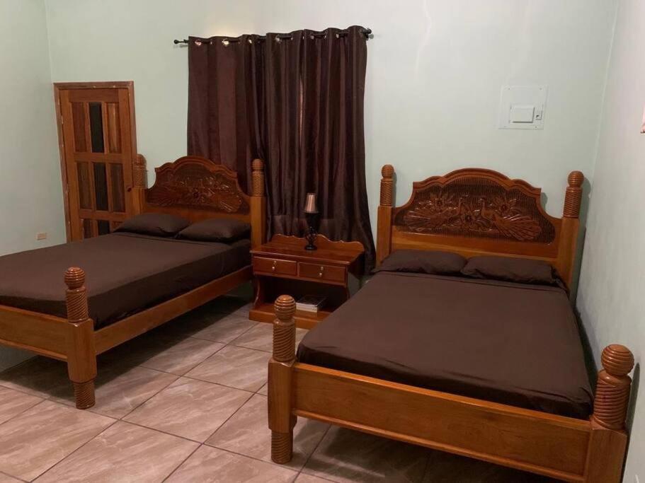 Banyan Rose Apartment Orange Walk Екстериор снимка