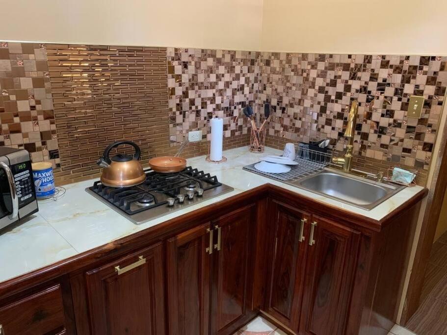 Banyan Rose Apartment Orange Walk Екстериор снимка