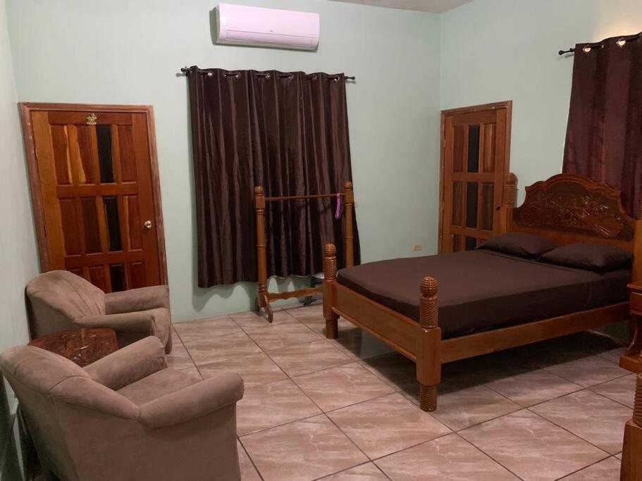 Banyan Rose Apartment Orange Walk Екстериор снимка