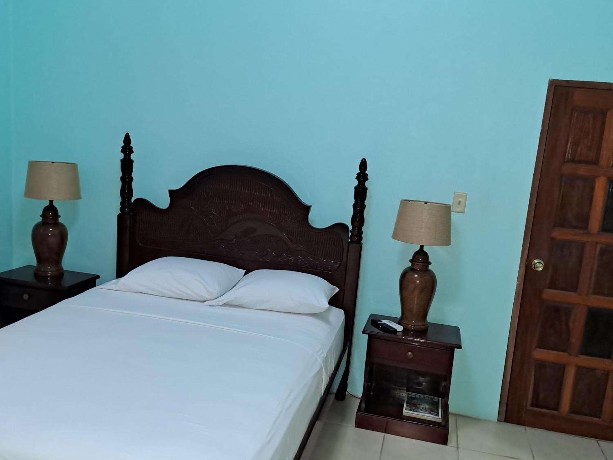 Banyan Rose Apartment Orange Walk Екстериор снимка