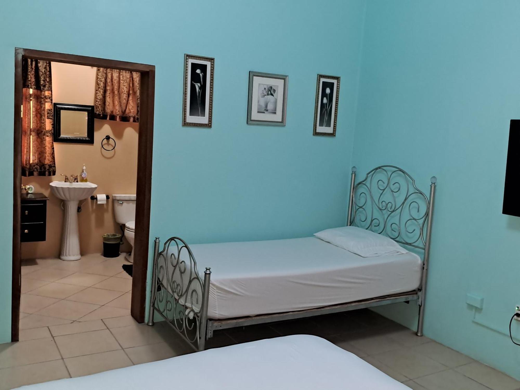 Banyan Rose Apartment Orange Walk Екстериор снимка